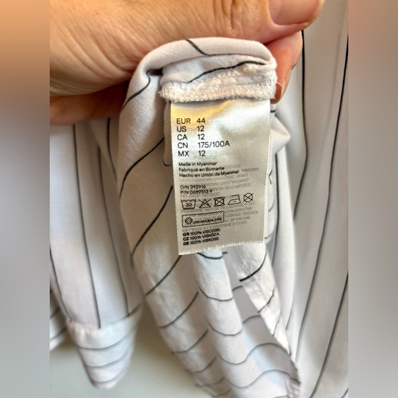 H&M White and Black Button Down Shirt - Picture 7 of 11